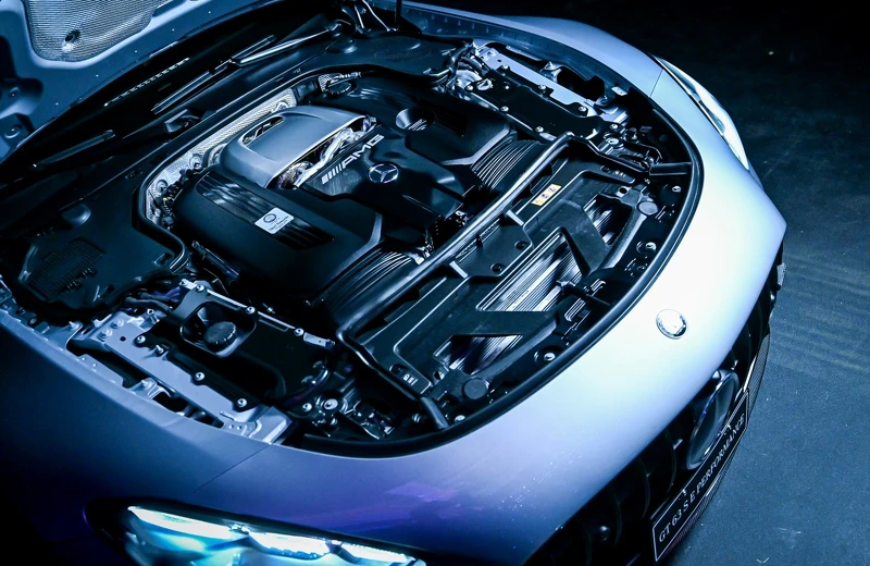 全新「Mercedes-AMG GT 63 S E PERFORMANCE Coupé」將賽車靈魂注入街道駕馭。 全新「Mercedes-AMG GT 63 S E PERFORMANCE Coupé」將賽車靈魂注入街道駕馭。