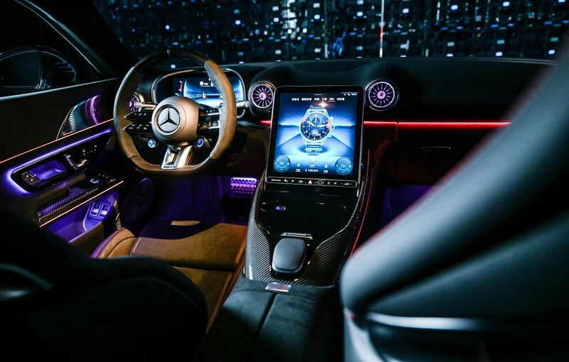 11.9吋多媒體觸控螢幕俱備MBUX資訊娛樂系統,提供豐富的 AMG 特定內容和專屬菜單項目。 11.9吋多媒體觸控螢幕俱備MBUX資訊娛樂系統,提供豐富的 AMG 特定內容和專屬菜單項目。