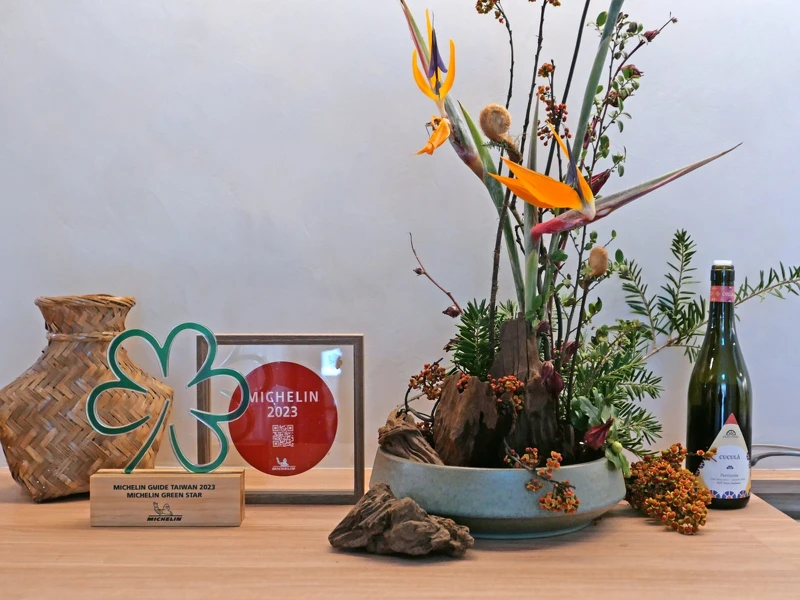 餐廳玄關。 餐廳玄關。