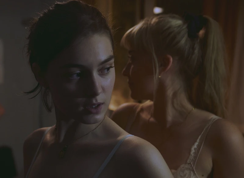 電影《正發生》(L'Événement)劇照,此作改編自諾貝爾獎得主安妮・艾諾(Annie Ernaux)的半自傳小說。 電影《正發生》(L'Événement)劇照,此作改編自諾貝爾獎得主安妮・艾諾(Annie Ernaux)的半自傳小說。