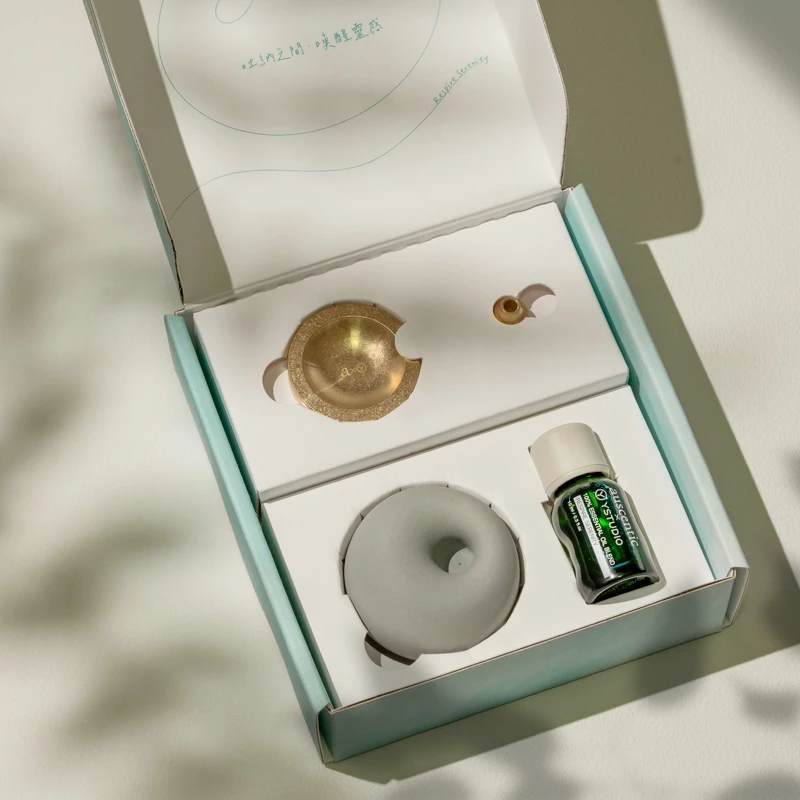 auscentic x物外YSTUDIO「在換氣中找靈感」精油擴香禮盒，NT2,280
