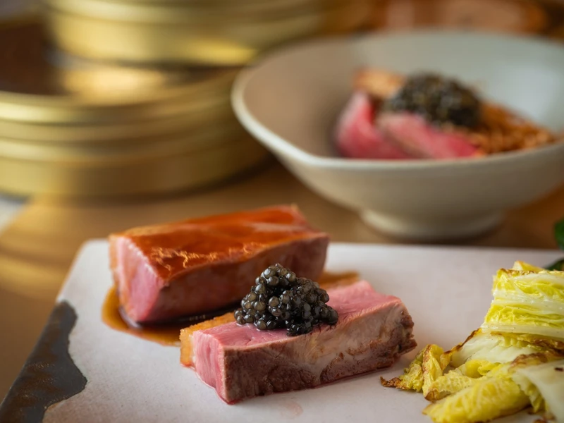 凡預訂包廂包場的客人,即可選購初魚X Royal Caviar Club主廚客製魚子醬套餐。 凡預訂包廂包場的客人,即可選購初魚X Royal Caviar Club主廚客製魚子醬套餐。