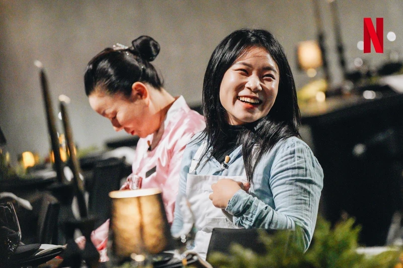 29歲的韓國新銳主廚鄭惠民,因參加近期 Netflix 熱門美食實境節目《黑白大廚:料理階級大戰》而備受關注。 29歲的韓國新銳主廚鄭惠民,因參加近期 Netflix 熱門美食實境節目《黑白大廚:料理階級大戰》而備受關注。