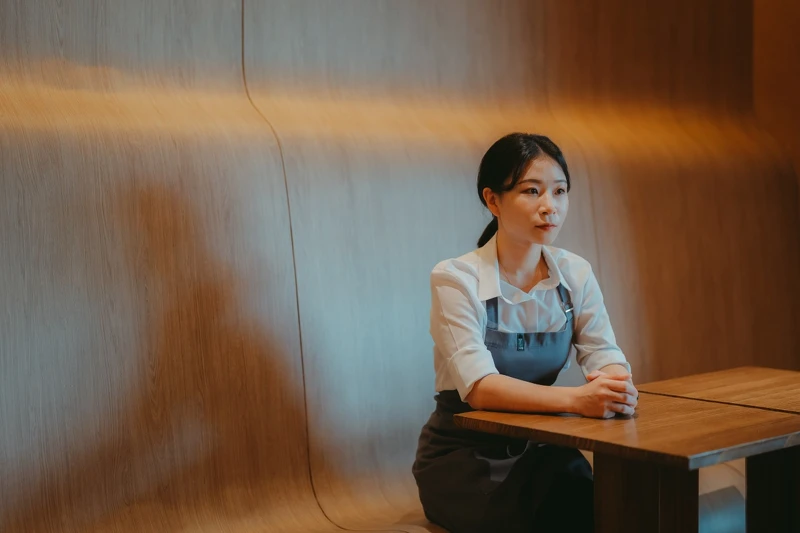 不到30歲就有著豐富的經歷。 不到30歲就有著豐富的經歷。