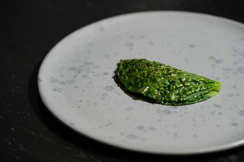 生牛肉塔塔 炙燒韓式酒麴。 生牛肉塔塔 炙燒韓式酒麴。