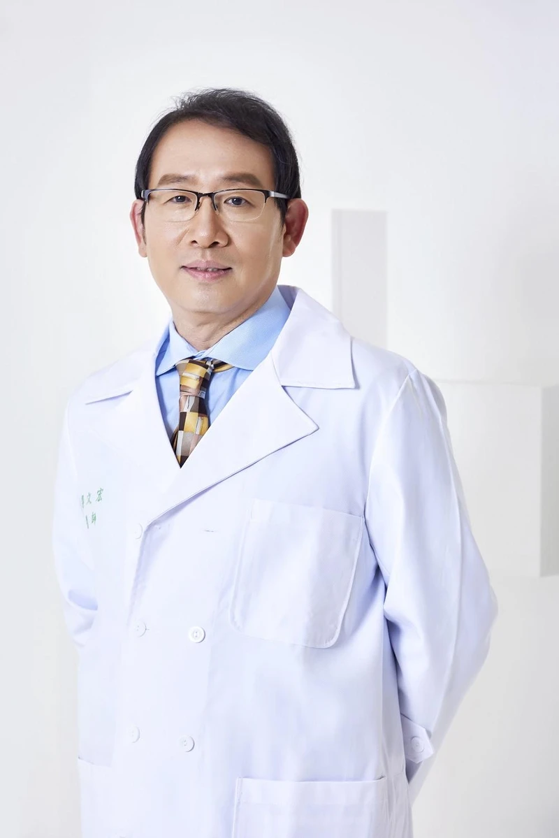 台灣乳房醫學會常務理事、台大醫學院臨床副教授暨台大醫院外科部乳房外科主治醫師郭文宏 台灣乳房醫學會常務理事、台大醫學院臨床副教授暨台大醫院外科部乳房外科主治醫師郭文宏