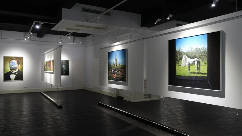 克里斯蒂娜.德.米德爾個展:「地核、地殼與月球」現場 克里斯蒂娜.德.米德爾個展:「地核、地殼與月球」現場