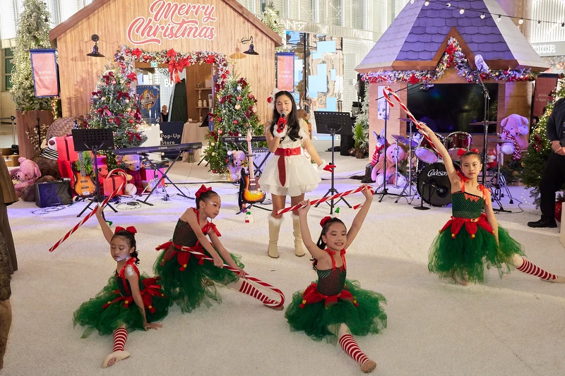 岳明國中小學表演。 岳明國中小學表演。