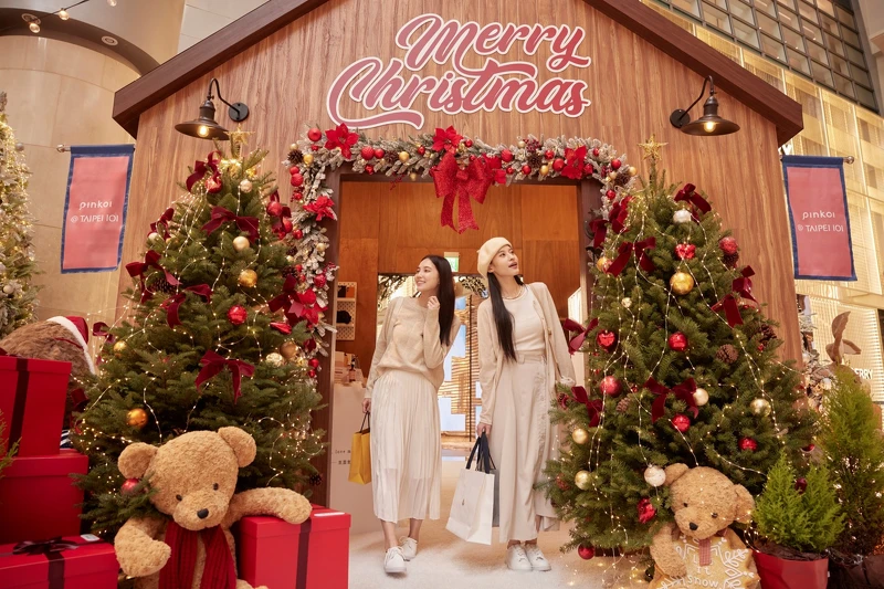 台北101四樓都會廣場北歐耶誕小鎮。 台北101四樓都會廣場北歐耶誕小鎮。
