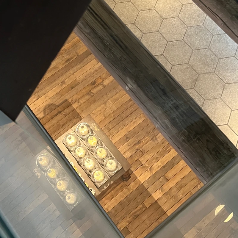 從五福商店二樓的天井往下看。