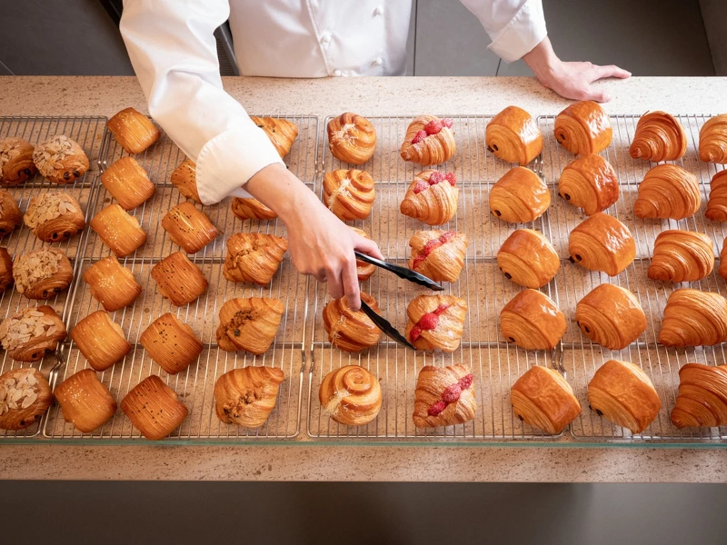 Chef Kang 對麵包有自己獨特的見解。 Chef Kang 對麵包有自己獨特的見解。