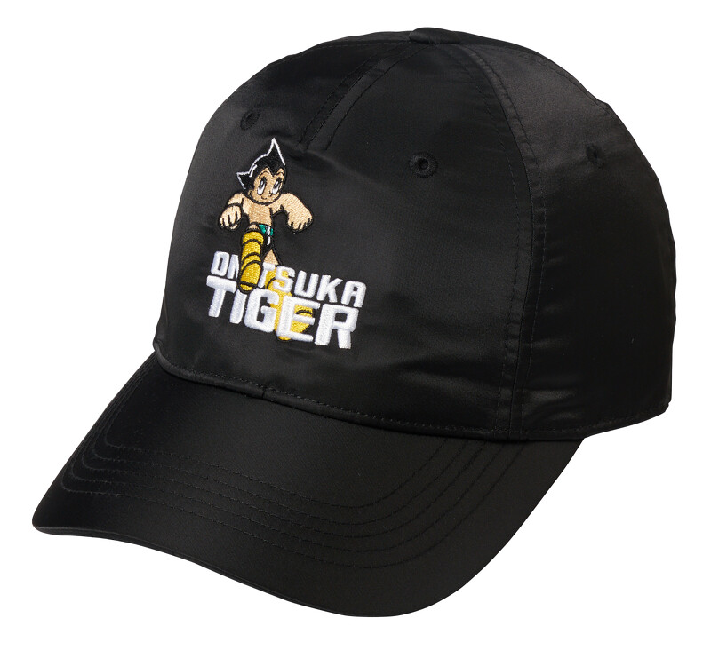 【鬼塚虎x原子小金剛聯名款】黑白刺繡棒球帽，NT$3,280。