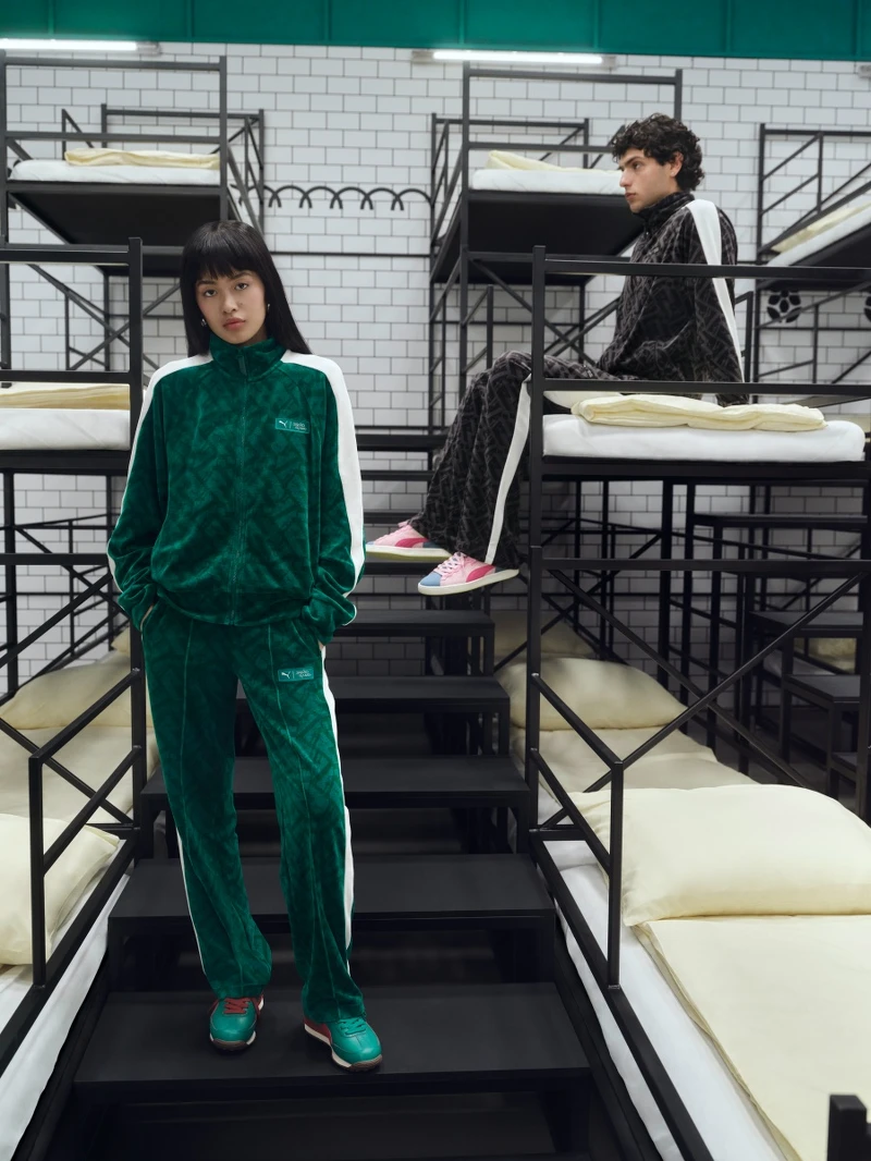 PUMA 魷魚系列立領外套 NT.3,280、直筒長褲 NT.2,980、Suede SQUID GAME $3,780、Easy Rider 2 SQUID GAME NT.3,880 PUMA 魷魚系列立領外套 NT.3,280、直筒長褲 NT.2,980、Suede SQUID GAME $3,780、Easy Rider 2 SQUID GAME NT.3,880