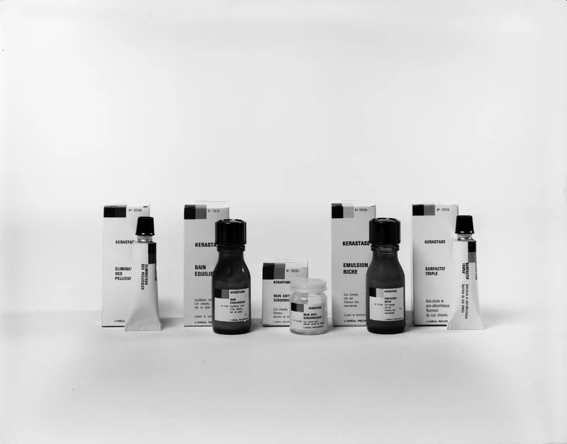 1964年KERASTASE巴黎卡詩第一支頭皮平衡洗髮露。