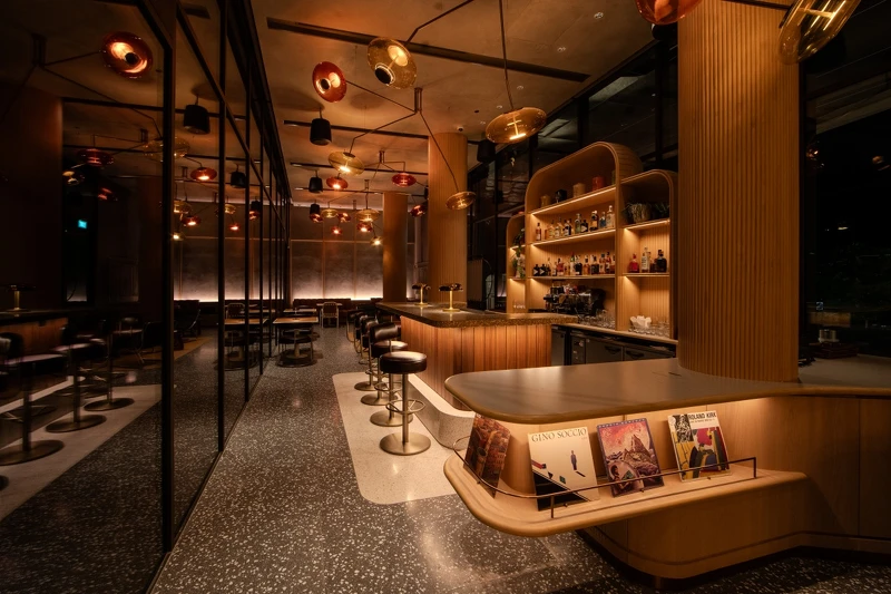 「Café Standard」。 「Café Standard」。