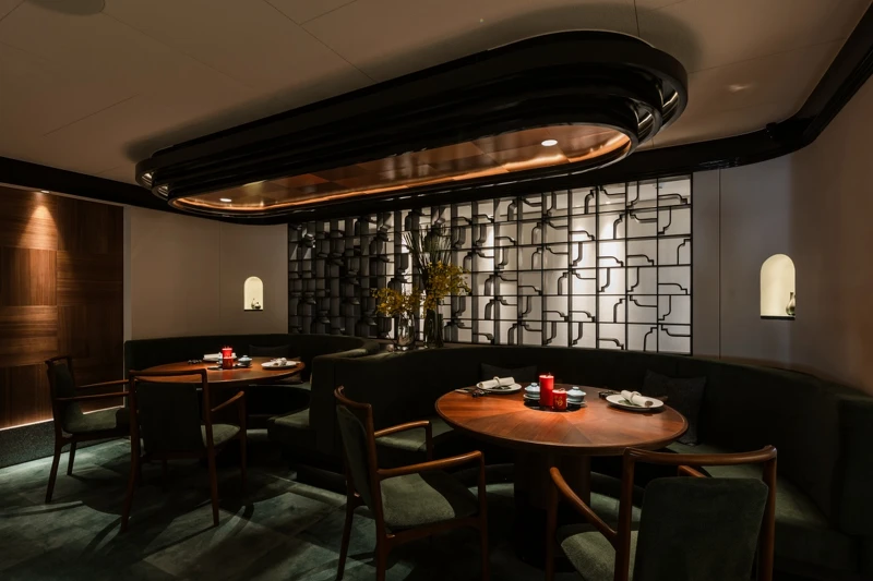 不僅菜品融合中西料理手法,在空間上也尋求中西融合的脈絡。 不僅菜品融合中西料理手法,在空間上也尋求中西融合的脈絡。
