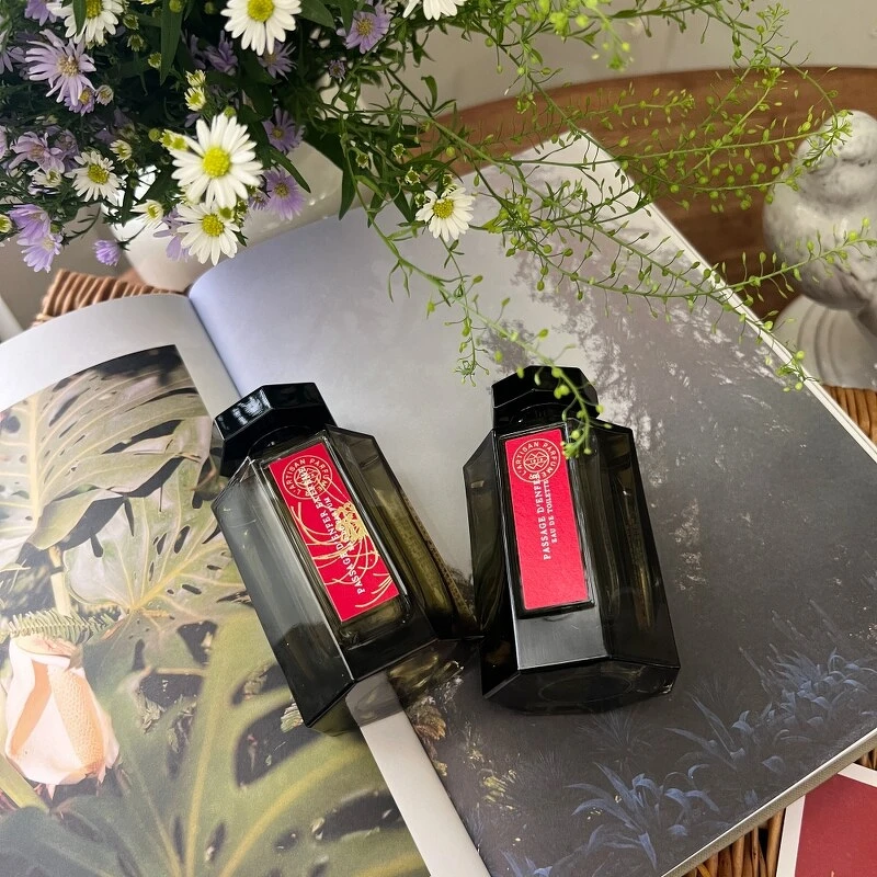 L’Artisan Parfumeur阿蒂仙之香冥府之路淡香水與馥鬱版本。 L’Artisan Parfumeur阿蒂仙之香冥府之路淡香水與馥鬱版本。