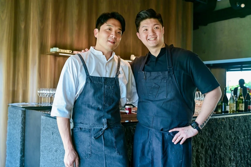 安成宰主廚與「J L Studio」主廚林恬耀。