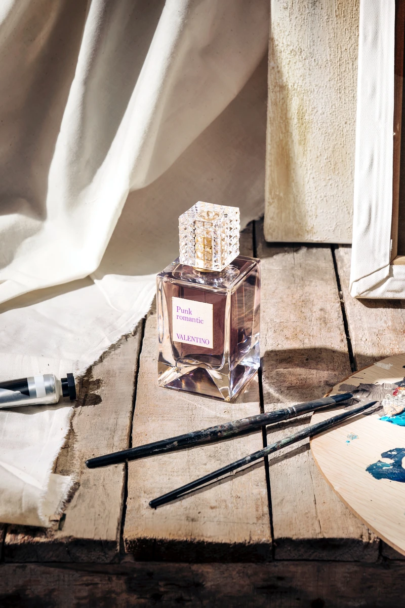 VALENTINO高級訂製香水-閣樓漫遊PUNK ROMANTIC 30ml,NT5,500、100ml,NT11,500 VALENTINO高級訂製香水-閣樓漫遊PUNK ROMANTIC 30ml,NT5,500、100ml,NT11,500
