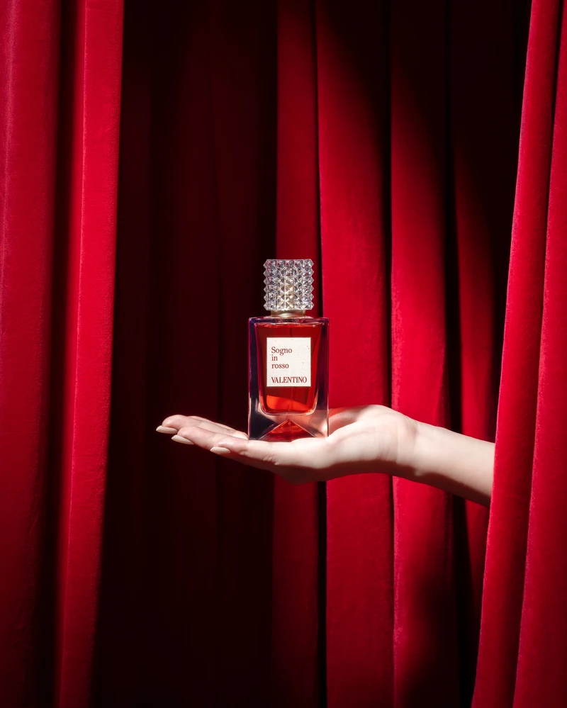 VALENTINO高級訂製香水-私人劇院SOGNO IN ROSSO 30ml,NT5,500、100ml,NT11,500 VALENTINO高級訂製香水-私人劇院SOGNO IN ROSSO 30ml,NT5,500、100ml,NT11,500