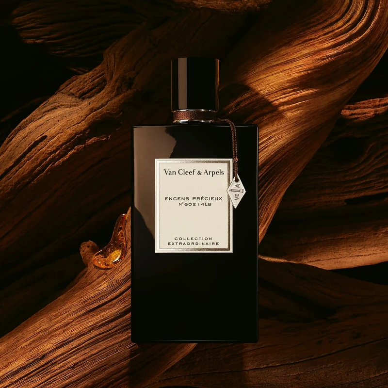 Van Cleef & Arpels梵克雅寶沙漠香薰木淡香精Encens Précieux 75ml,NT6,950 Van Cleef & Arpels梵克雅寶沙漠香薰木淡香精Encens Précieux 75ml,NT6,950