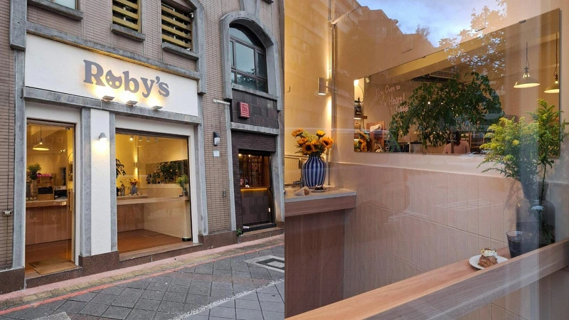 Ruby’s司康軟餅乾專賣店全新店面散發濃濃的溫暖氛圍。 Ruby’s司康軟餅乾專賣店全新店面散發濃濃的溫暖氛圍。