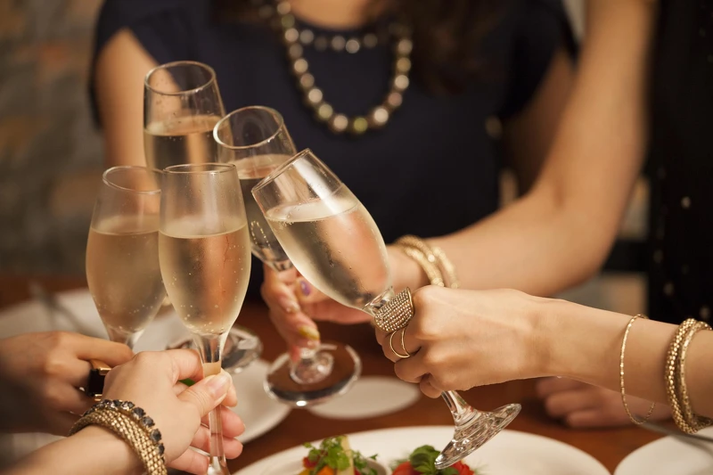 心理測驗｜ 年末歡聚的氣氛中，你是隱藏版的派對王嗎？｜© Getty Images