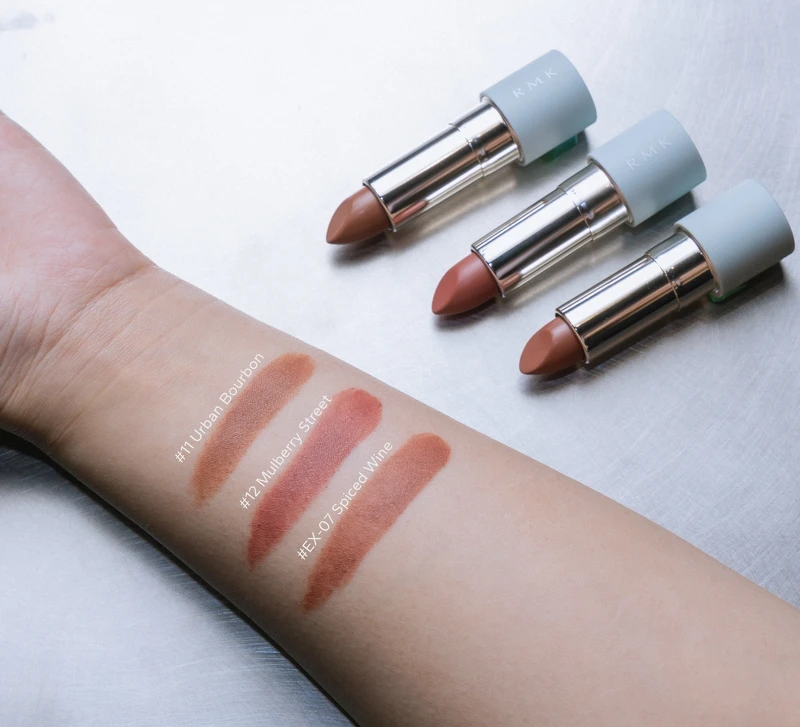 RMK 暮光柔霧口紅#11、#12、#EX-07手部試色。 RMK 暮光柔霧口紅#11、#12、#EX-07手部試色。