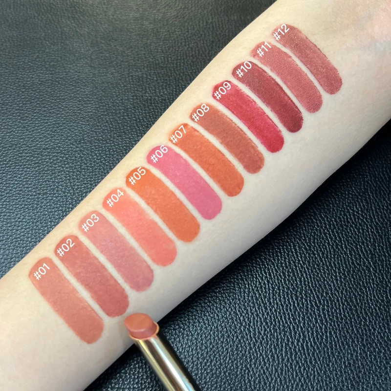 SUQQU晶采絲絨唇膏12色手部試色。 SUQQU晶采絲絨唇膏12色手部試色。