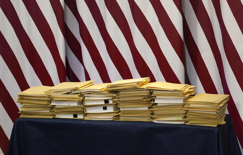 托瑪斯.德曼,《文件夾》,2017,C-Print/水晶裱,125 × 195 公分。圖像由藝術家與北美館提供。© Thomas Demand, VG Bild-Kunst, Bonn 托瑪斯.德曼,《文件夾》,2017,C-Print/水晶裱,125 × 195 公分。圖像由藝術家與北美館提供。© Thomas Demand, VG Bild-Kunst, Bonn