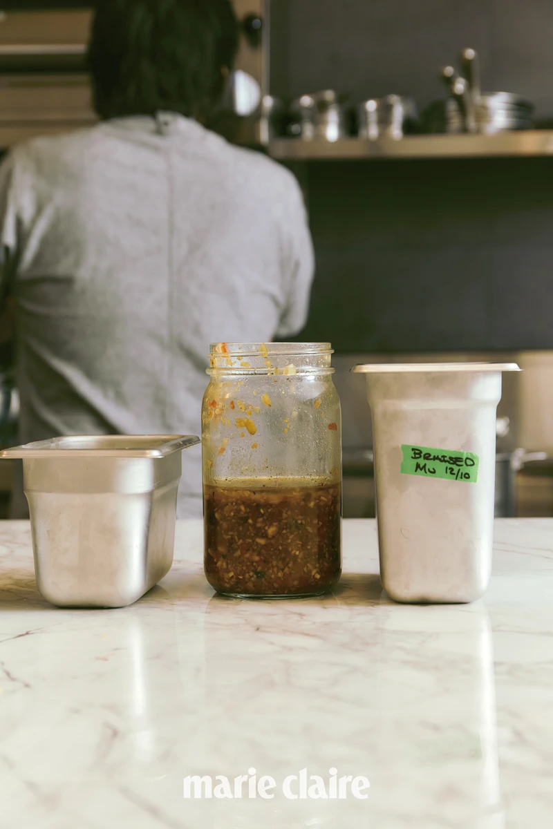 在 SHIA 每一道料理的製程中,完全不見任何「一次性塑膠容器」。 在 SHIA 每一道料理的製程中,完全不見任何「一次性塑膠容器」。