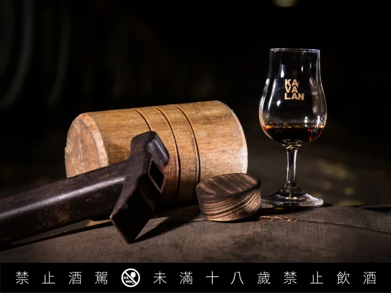 透過 S.T.R. 橡木桶工藝,強化威士忌的風味層次。 透過 S.T.R. 橡木桶工藝,強化威士忌的風味層次。