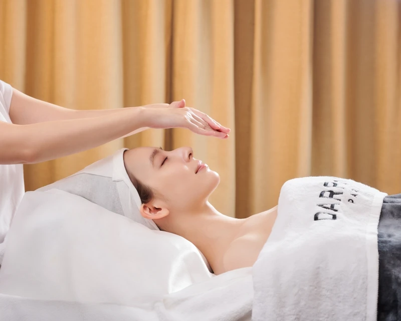 DARPHIN 2025深海逆時護膚饗宴情境圖。