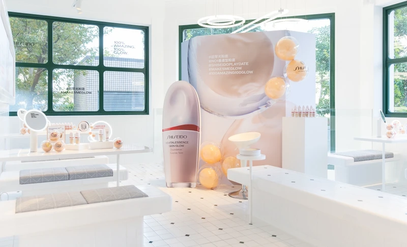 資生堂攜手% ARABICA中山旗艦店打造時髦「SHIESEIDO PLAYDATE」快閃店,還推出期間限定「#220聚光拿鐵」。 資生堂攜手% ARABICA中山旗艦店打造時髦「SHIESEIDO PLAYDATE」快閃店,還推出期間限定「#220聚光拿鐵」。
