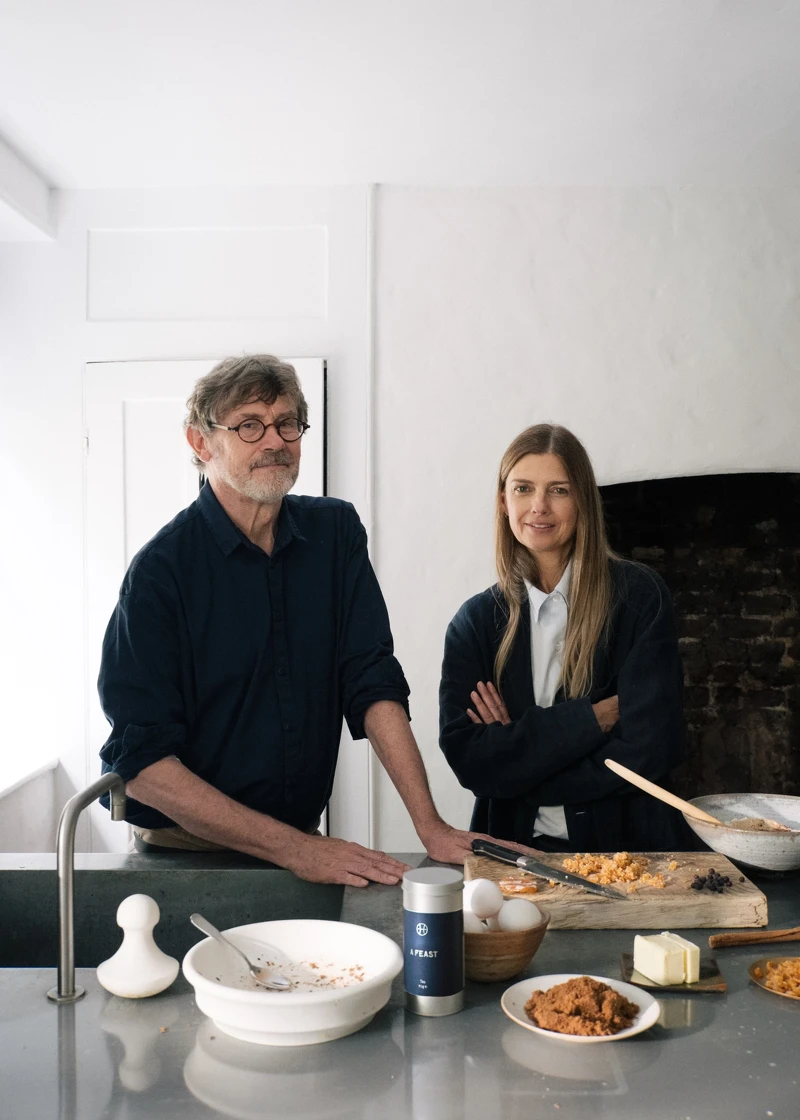 英國著名美食作家 Nigel Slater 與小眾香氛品牌 Perfumer H 創辦人 Lyn Harris 。