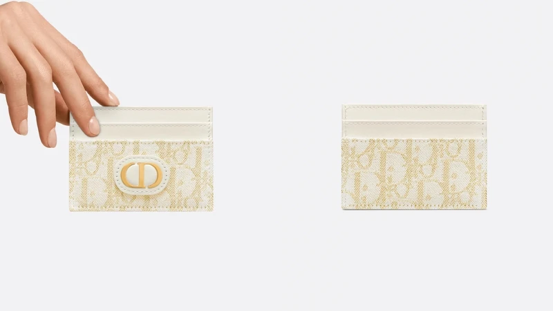 30 Montaigne Freesia 卡夾 NT11,500 30 Montaigne Freesia 卡夾 NT11,500