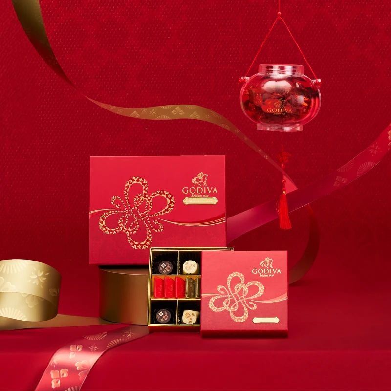 新年燈籠G Cube松露造型巧克力禮盒(18顆裝),NT$1,680、新年綜合巧克力禮盒(12顆裝、20顆裝),各NT$1,580、NT$2,680。 新年燈籠G Cube松露造型巧克力禮盒(18顆裝),NT$1,680、新年綜合巧克力禮盒(12顆裝、20顆裝),各NT$1,580、NT$2,680。