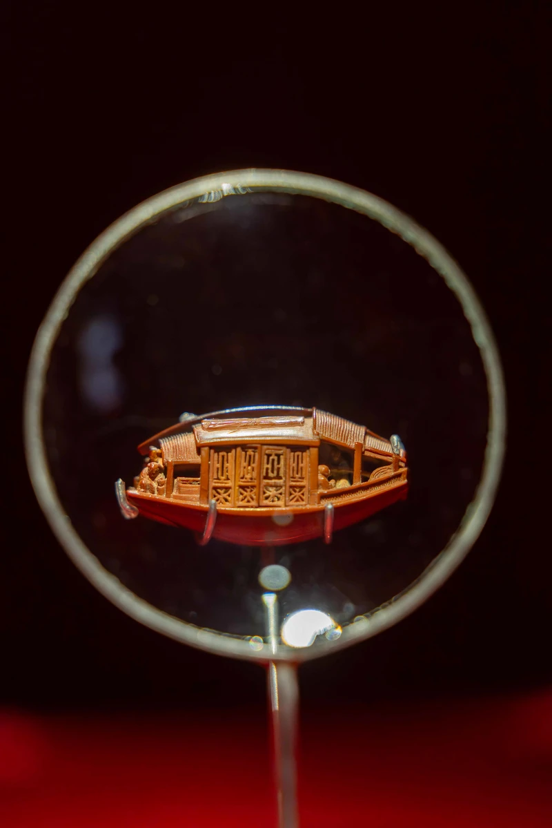 故宮博物院的雕橄欖核舟 故宮博物院的雕橄欖核舟