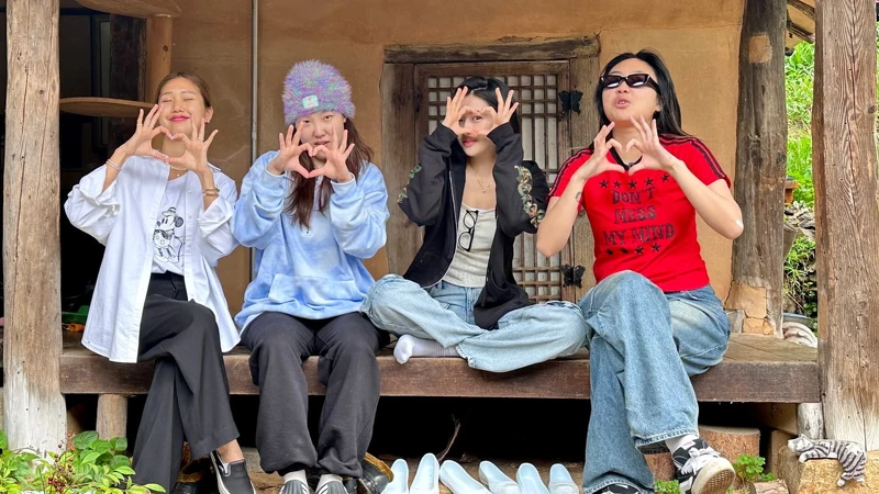 李泳知、李恩智、Mimi和安俞4人一起從考駕照到自駕旅遊。 李泳知、李恩智、Mimi和安俞4人一起從考駕照到自駕旅遊。