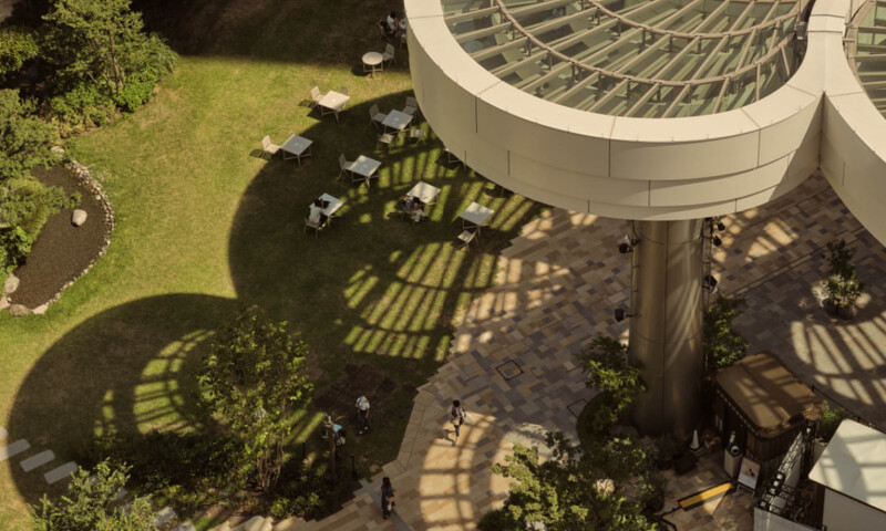 從神谷町站(Kamiyacho)下車約步行八分鐘即可抵達麻布台之丘。 從神谷町站(Kamiyacho)下車約步行八分鐘即可抵達麻布台之丘。