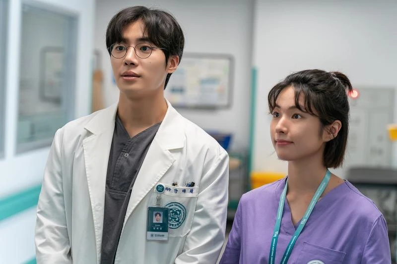 《外傷重症中心》秋英宇 夏英 Photo/ Netflix 《外傷重症中心》秋英宇 夏英 Photo/ Netflix