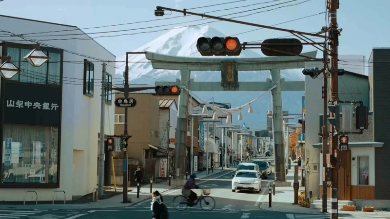 故事背景設在離富士山最近的城市—山梨縣吉田市。