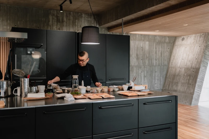 「昭和食堂」的主廚 Joe 。 「昭和食堂」的主廚 Joe 。