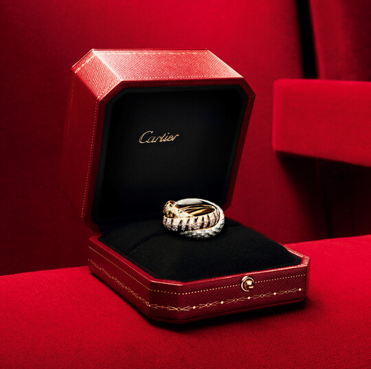 Trinity鑲鑽戒指動物紋款。