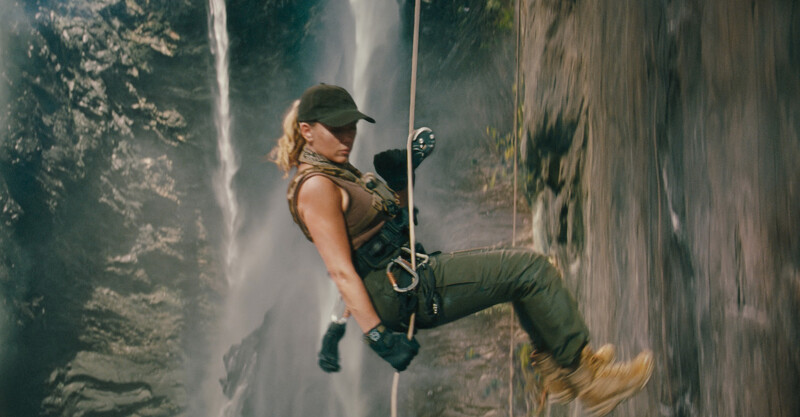 史嘉蕾喬韓森飾演的臥底行動專家「佐拉班奈特」