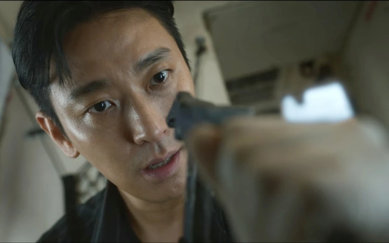 《外傷重症中心》朱智勛飾演的白江赫 直升機上開顱 Photo/ Netflix 《外傷重症中心》朱智勛飾演的白江赫 直升機上開顱 Photo/ Netflix