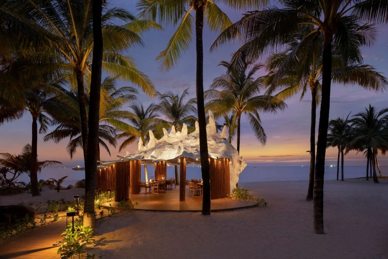 結合酒吧與燒烤的「Aqua Bar and Lounge」。 結合酒吧與燒烤的「Aqua Bar and Lounge」。