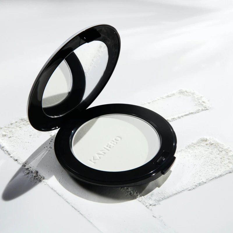 KANEBO晶透活力肌蜜粉餅8.5g,NT2,500、補充蕊8.5g,NT2,100、粉撲,NT180 KANEBO晶透活力肌蜜粉餅8.5g,NT2,500、補充蕊8.5g,NT2,100、粉撲,NT180