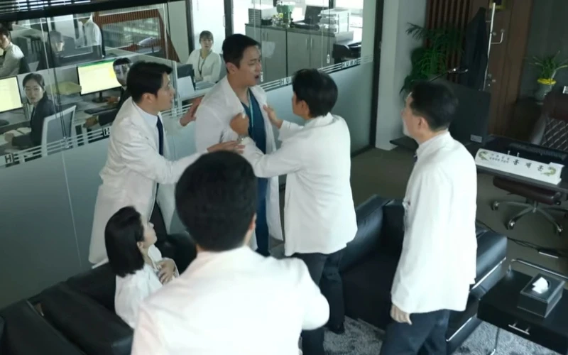 《外傷重症中心》Photo/ Netflix 《外傷重症中心》Photo/ Netflix