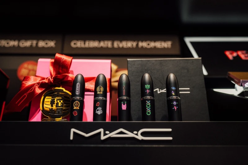 M.A.C客製唇膏。 M.A.C客製唇膏。